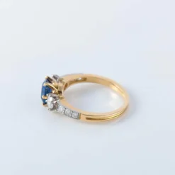 Bague en or et saphir