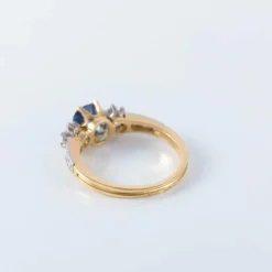 Bague en or et saphir