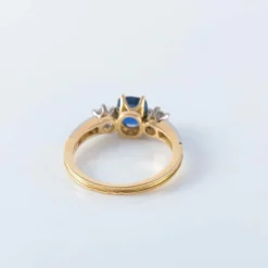 Bague en or et saphir