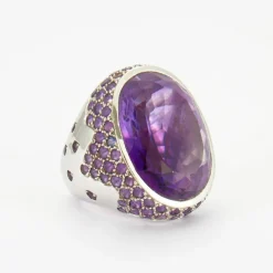 Bague en Or gris, améthyste