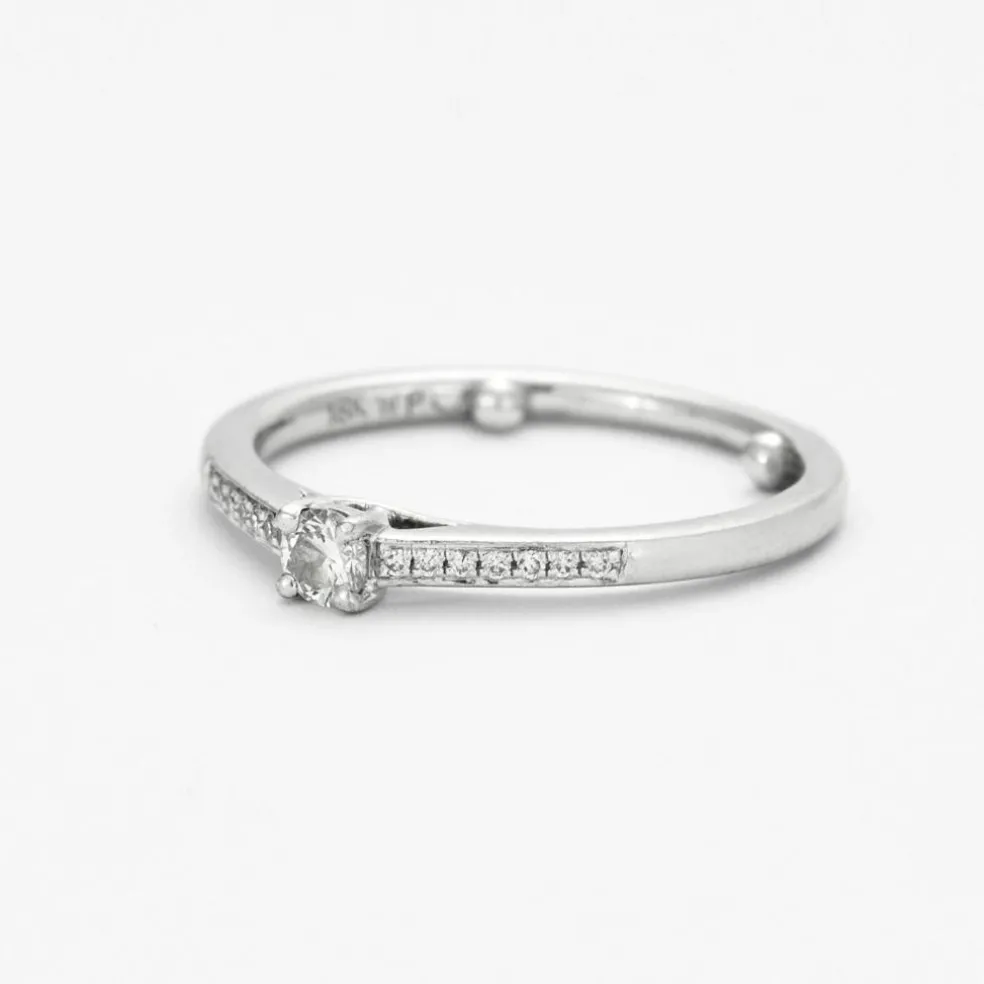 Bague en or gris avec diamants