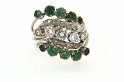 Bague en Or gris, diamants & émeraudes