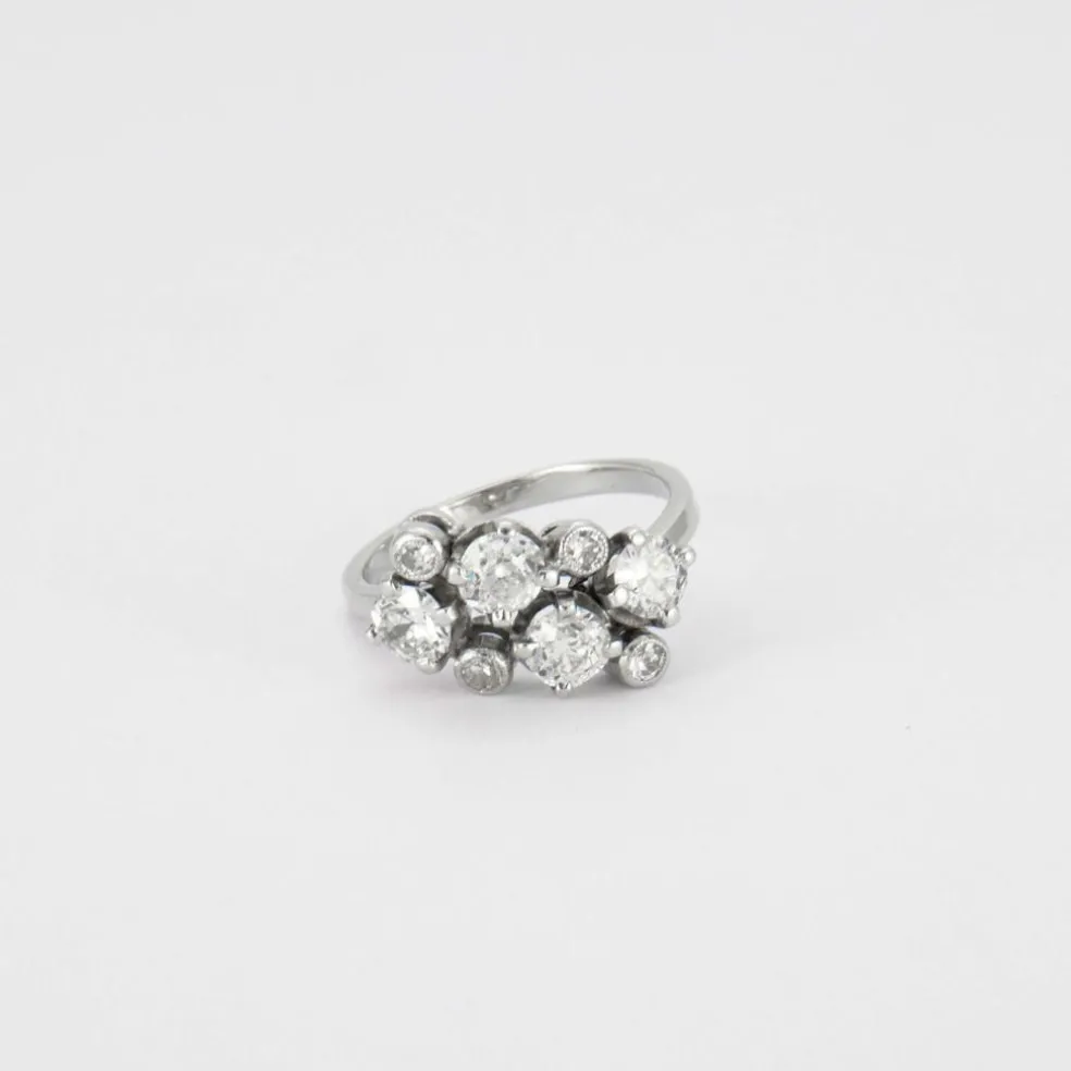 Bague en or gris, diamants