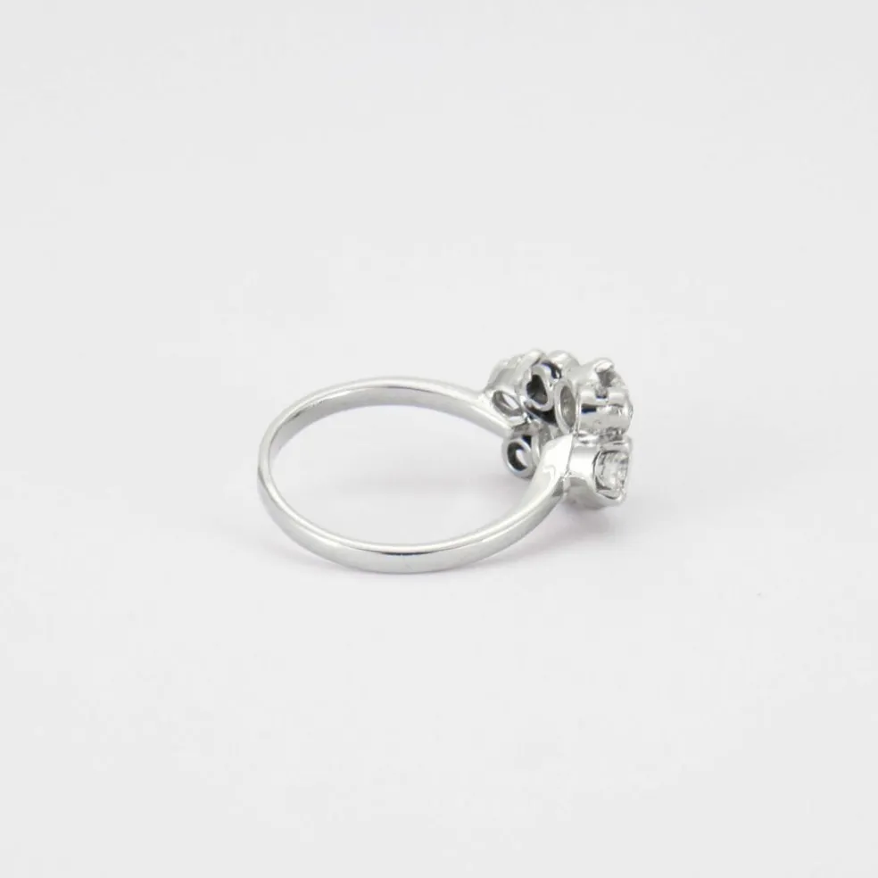 Bague en or gris, diamants