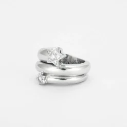 Bague en Or gris, diamants
