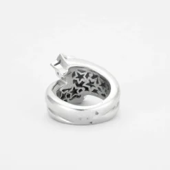 Bague en Or gris, diamants