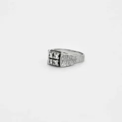 Bague en or gris et diamants
