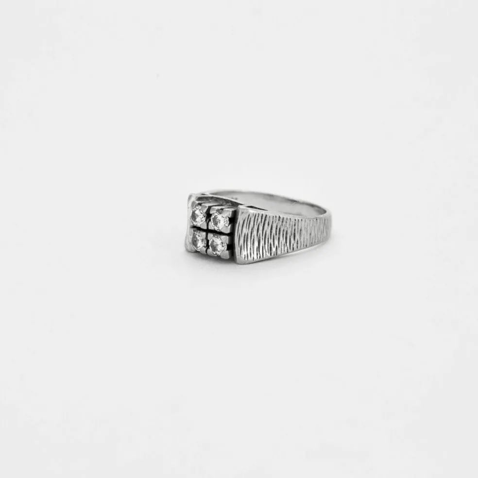 Bague en or gris et diamants