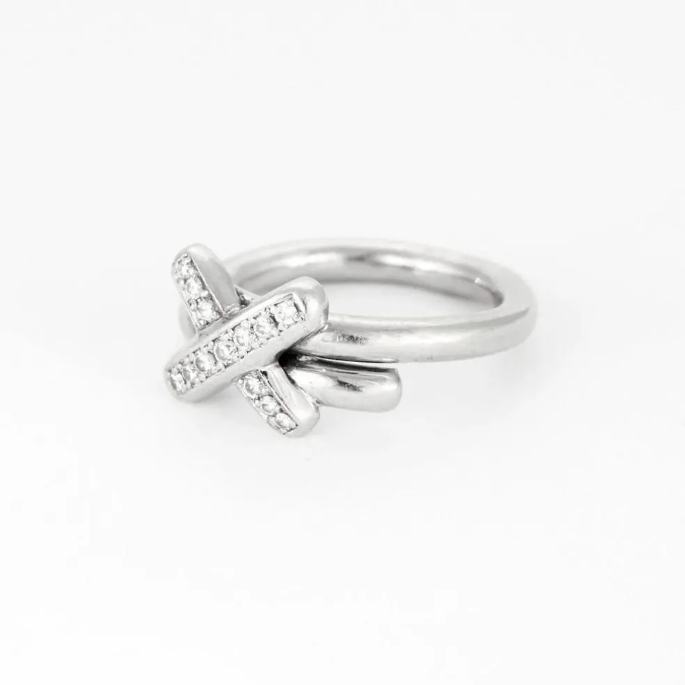 Bague en or gris et diamants