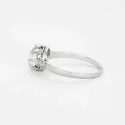 Bague en or gris et diamant taillé en rose
