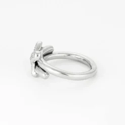 Bague en or gris et diamants