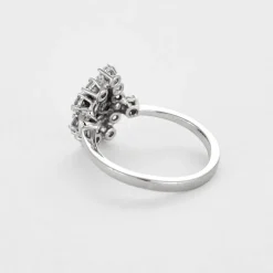 Bague en or gris et diamants
