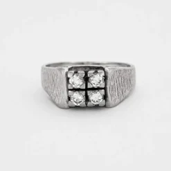 Bague en or gris et diamants