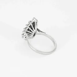 Bague en or gris et diamants