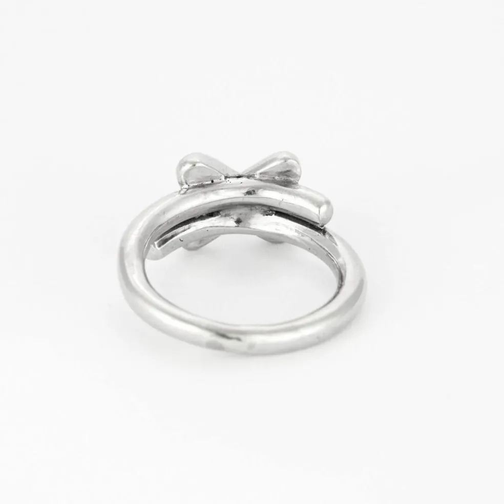 Bague en or gris et diamants