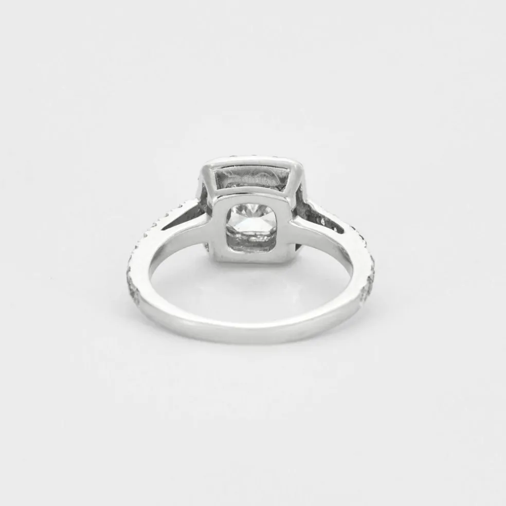 Bague en or gris et diamants
