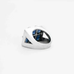 Bague en or gris saphirs et diamants