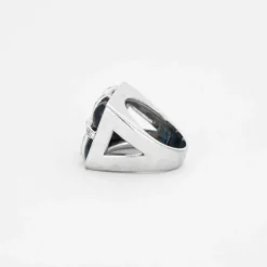Bague en or gris saphirs et diamants