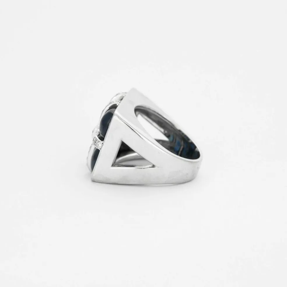 Bague en or gris saphirs et diamants