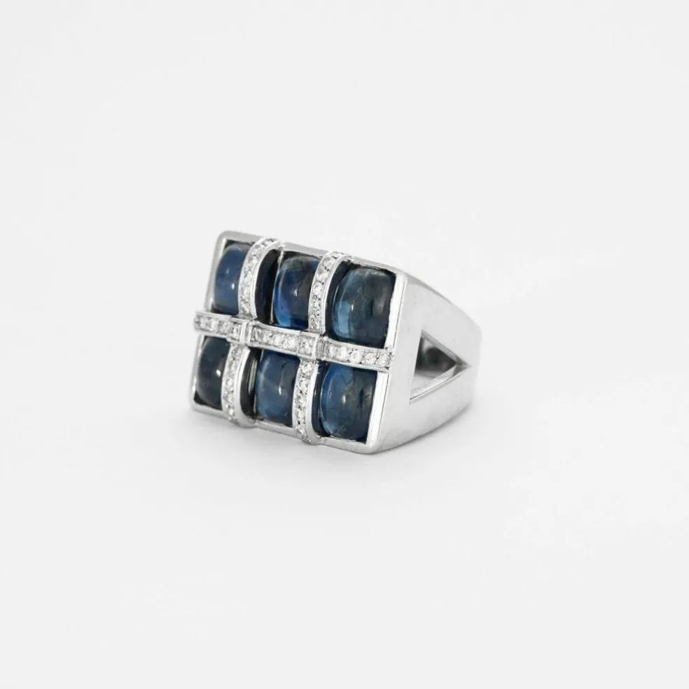 Bague en or gris saphirs et diamants