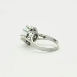Bague en or gris serti d'une aigue marine