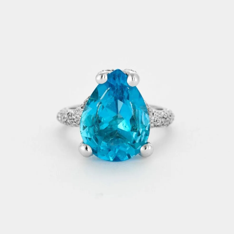Bague en or gris, topaze taille poire