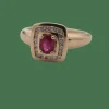 Bague en or jaune , avec rubis et diamants