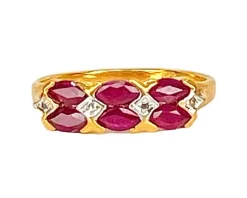 Bague en or jaune 18 carats, 6 rubis et 4 diamants