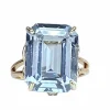 Bague en or jaune 18 carats et aigue marine
