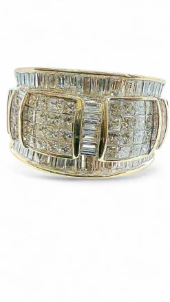 Bague en or jaune 18 carats diamants princesse et baguette