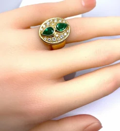 Bague en or jaune 18 carats, émeraudes et diamants