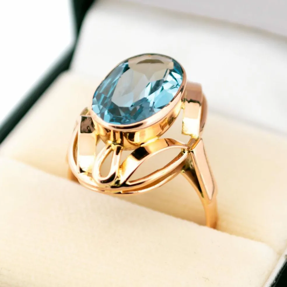 Bague en or jaune 14 carats avec aigue-marine