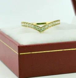 Bague en or jaune 18 carats et diamants