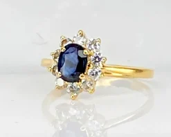 Bague en or jaune 18 carats, saphir et diamants