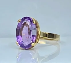 Bague en or jaune 18 carats et améthyste