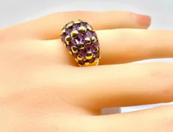 Bague en or jaune 18 carats sertie de 29 améthystes
