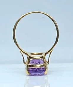 Bague en or jaune 18 carats et améthyste