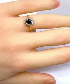 Bague en or jaune 18 carats, saphir et diamants