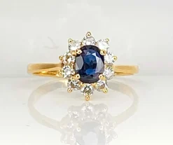 Bague en or jaune 18 carats, saphir et diamants