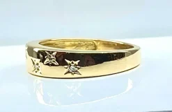 Bague en or jaune 18 carats sertie de 5 diamants