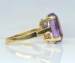 Bague en or jaune 18 carats et améthyste