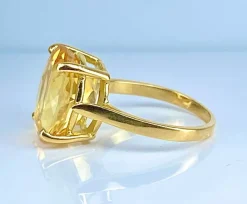 Bague en or jaune 18 carats et citrine