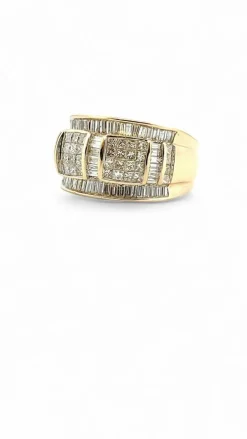 Bague en or jaune 18 carats diamants princesse et baguette