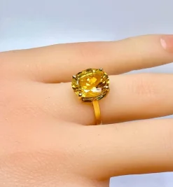 Bague en or jaune 18 carats et citrine