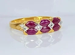 Bague en or jaune 18 carats, 6 rubis et 4 diamants