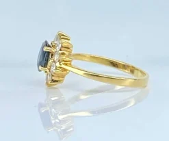 Bague en or jaune 18 carats, saphir et diamants