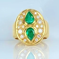 Bague en or jaune 18 carats, émeraudes et diamants