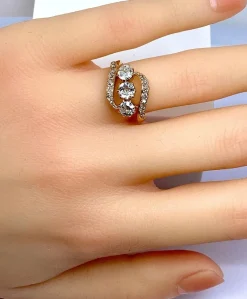 Bague en or jaune 18 carats et diamants vers 1900