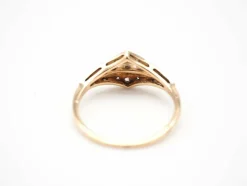 Bague en or jaune 750 mil, perle et diamants