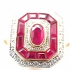 Bague en or jaune 750 rubis et diamants
